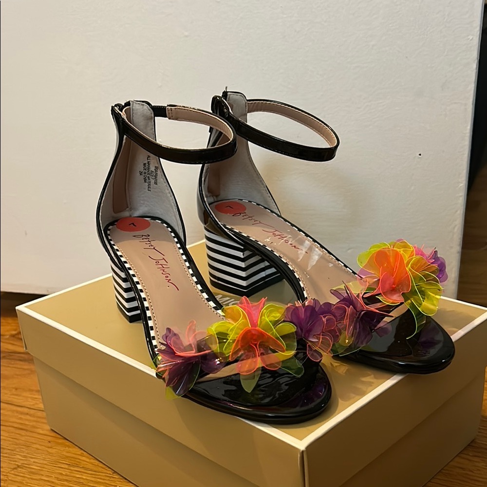 Betsey Johnson Black Floral Women's Heels